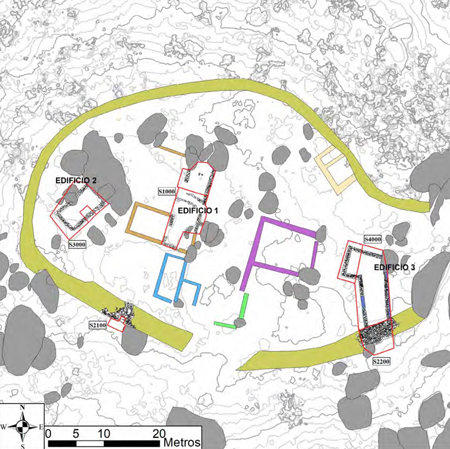 Plano del yacimiento con indicación de los sectores y edificios excavados (elaboración propia).